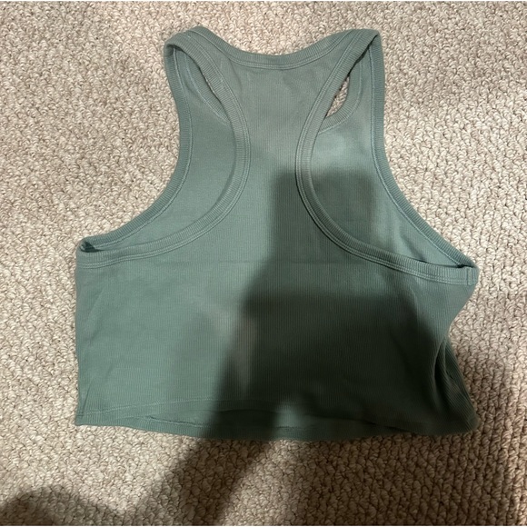 ALO Yoga Aspire Tank - Picture 2 of 6